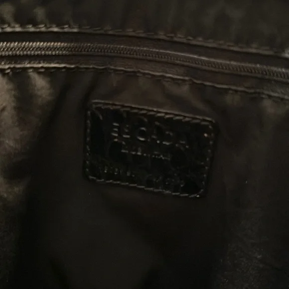 Escada Black patent handbag. - Picture 4 of 7